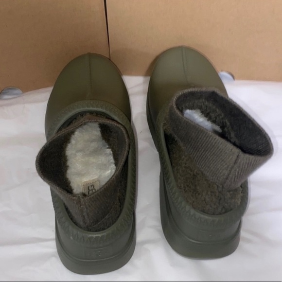 UGG Olive Green Slip-On Shoes - Picture 3 of 6